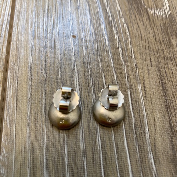 Lia Sophia Earrings - Picture 2 of 4